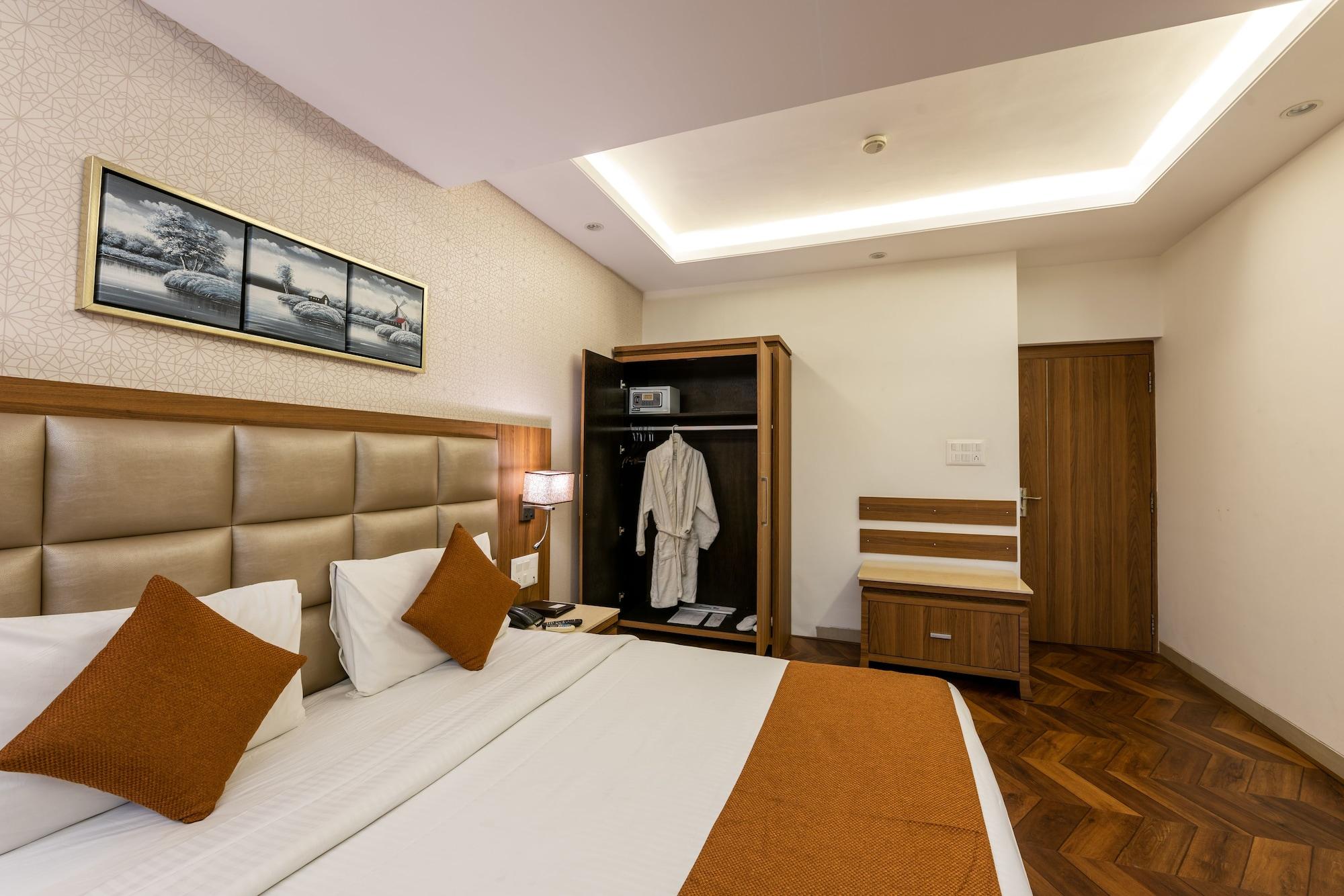 Hotel Treebo Trend Surya Nashik Exterior foto