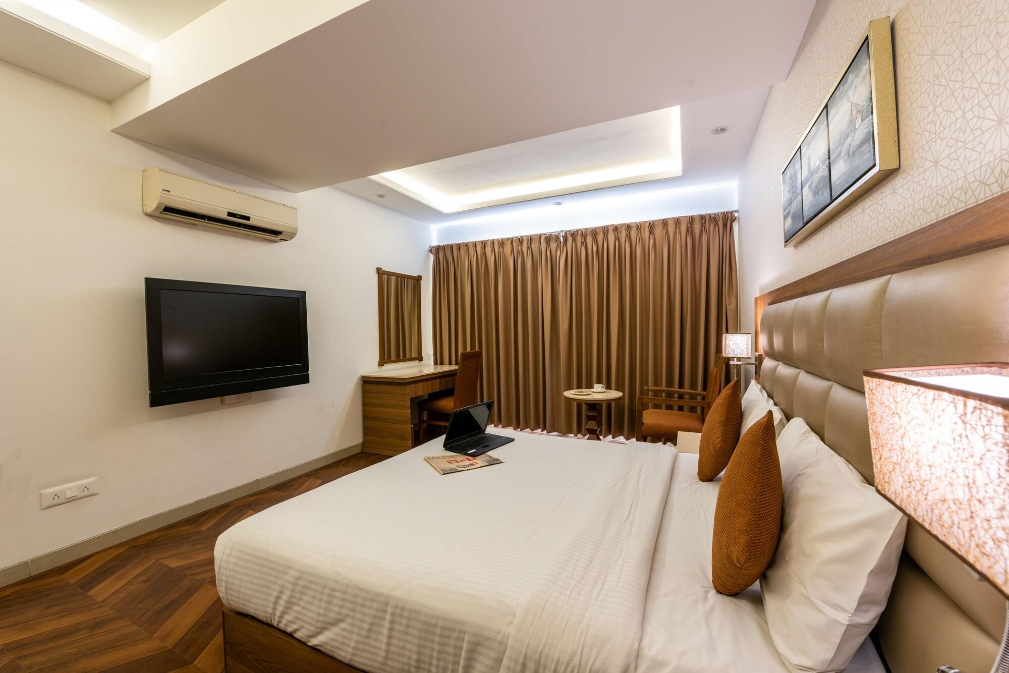 Hotel Treebo Trend Surya Nashik Exterior foto