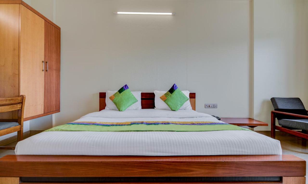 Hotel Treebo Trend Surya Nashik Exterior foto