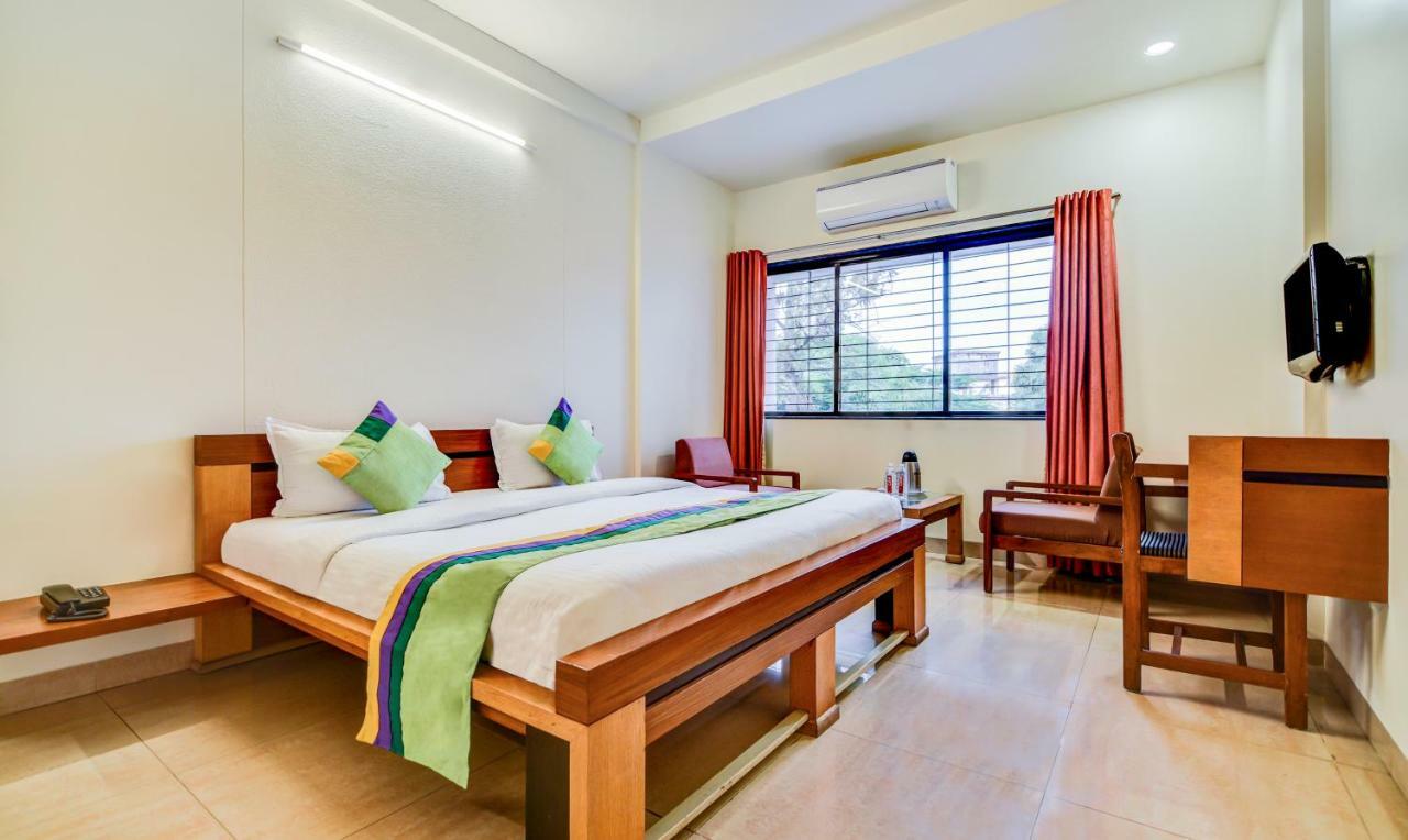 Hotel Treebo Trend Surya Nashik Exterior foto